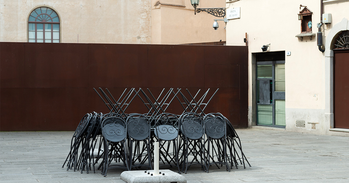 Un ristorante chiuso a Firenze. Foto: Contrasto