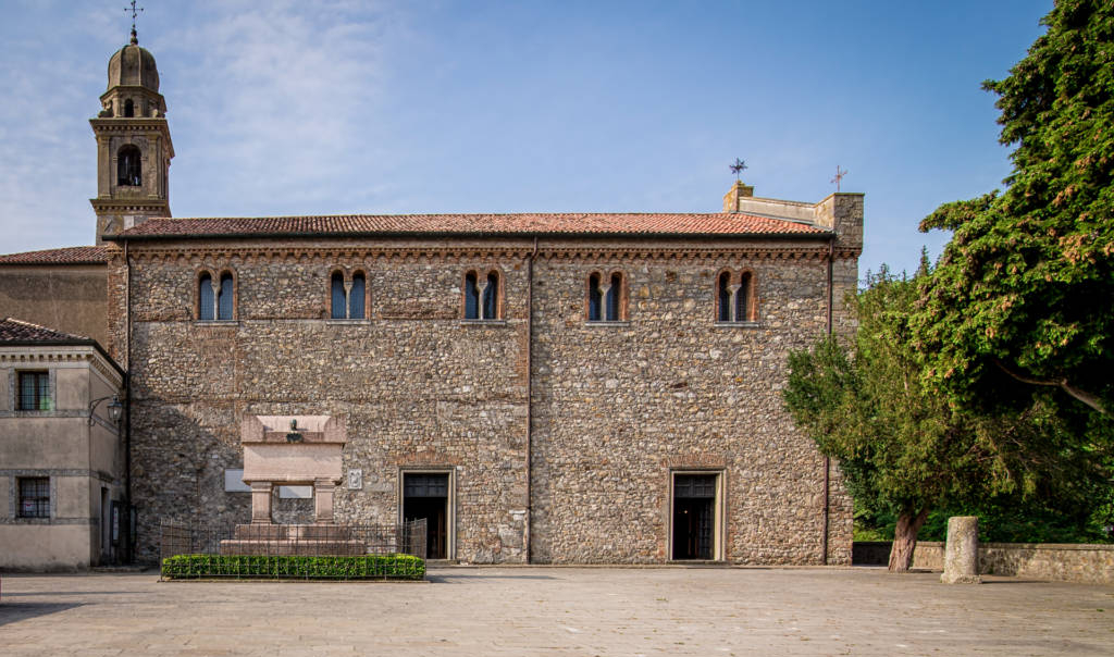 Tomba di Petrarca Tomba di Petrarca