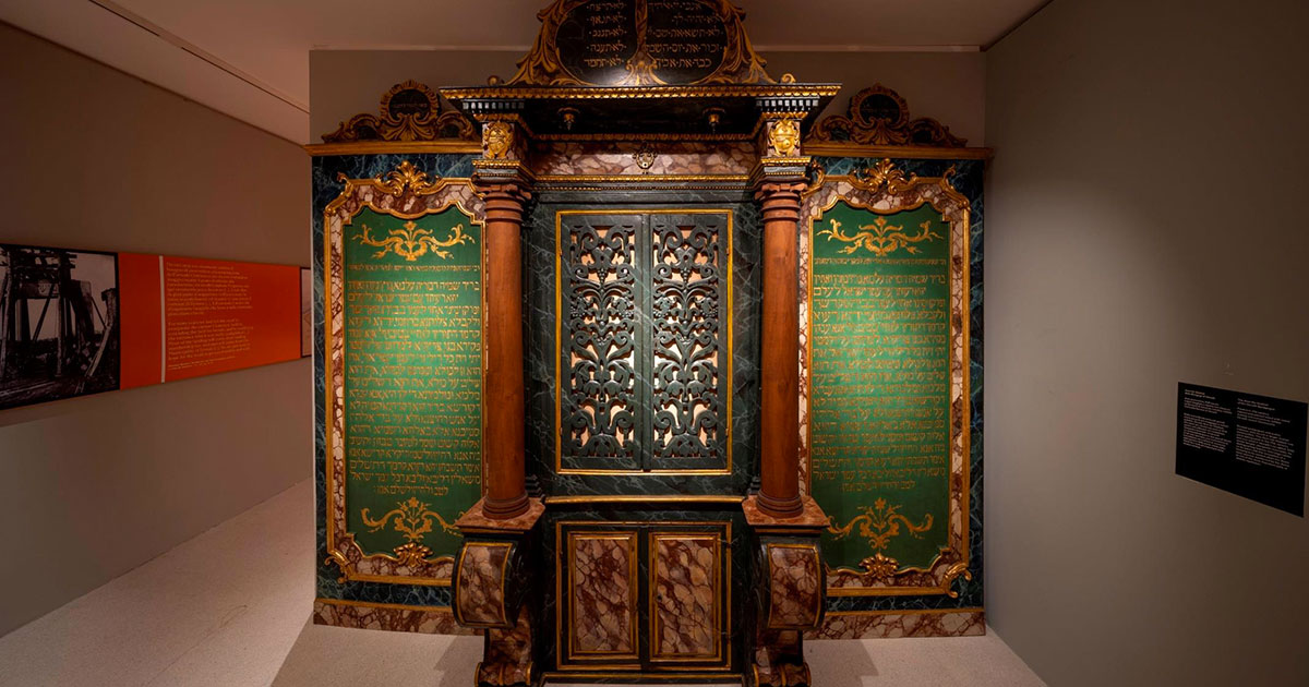 Case di vita. Sinagoghe e cimiteri in Italia