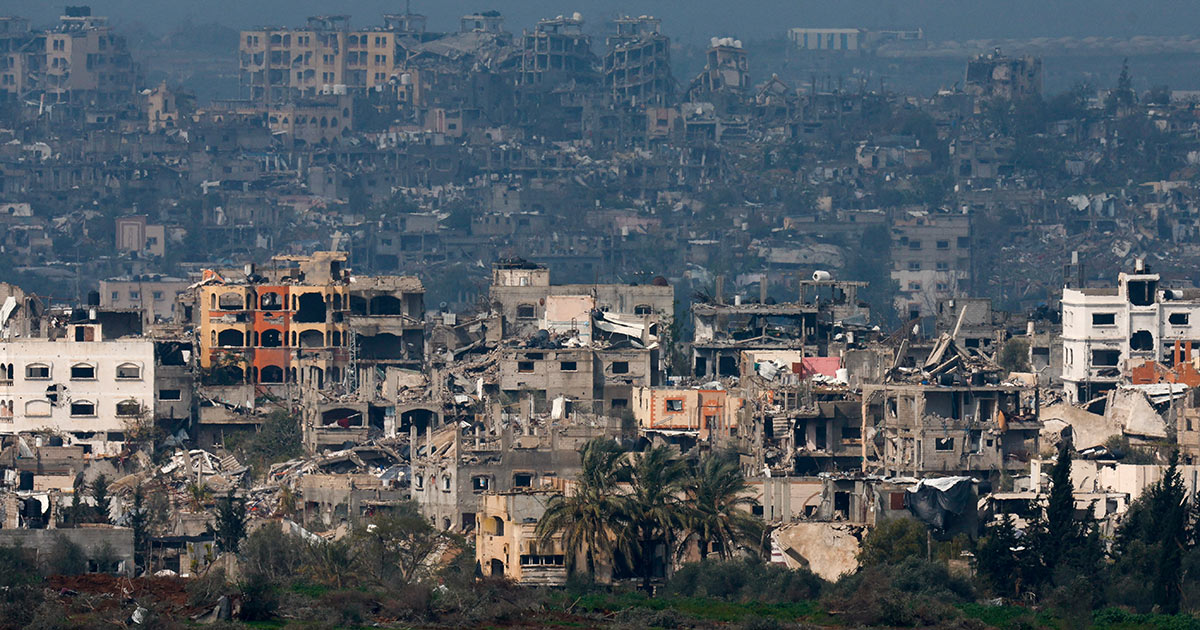 skyline di gaza bombardata skyline di gaza bombardata