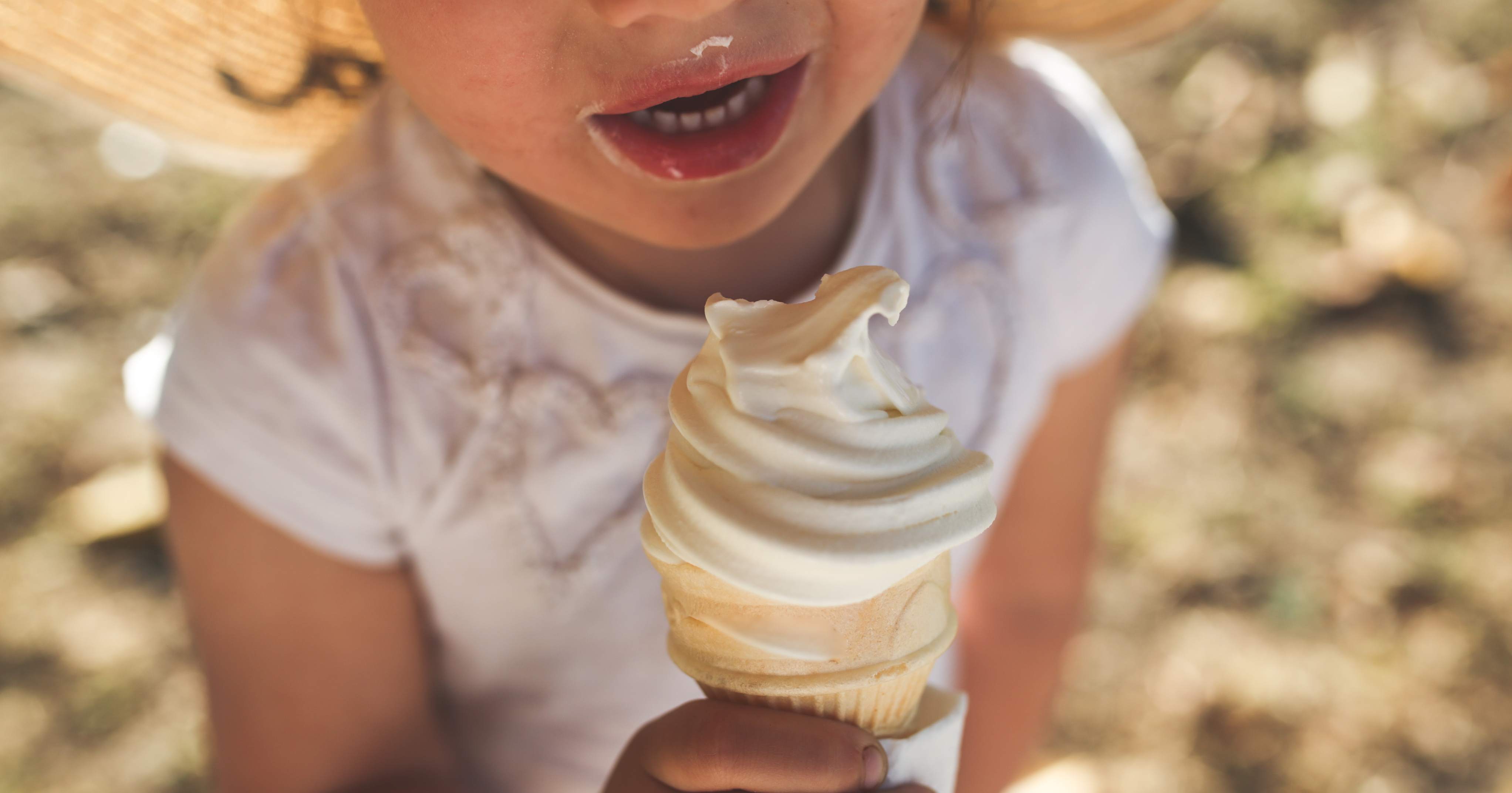Bimba con gelato Bimba con gelato