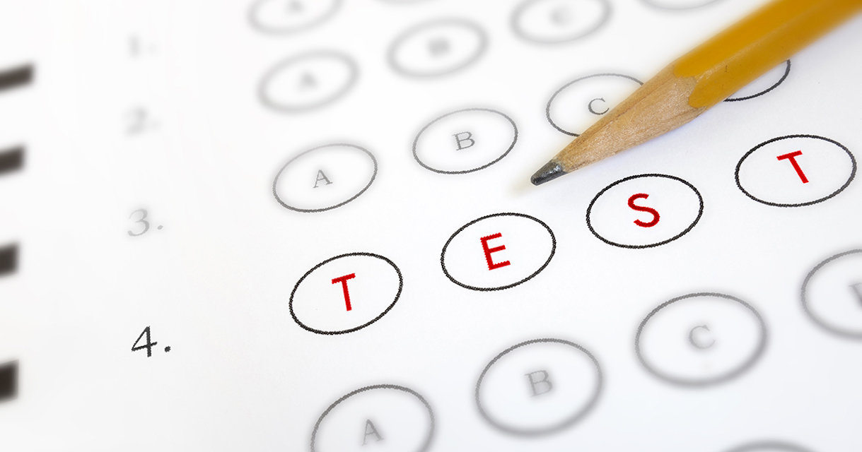 foglio con scritta test