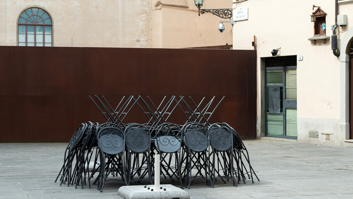 Un ristorante chiuso a Firenze. Foto: Contrasto